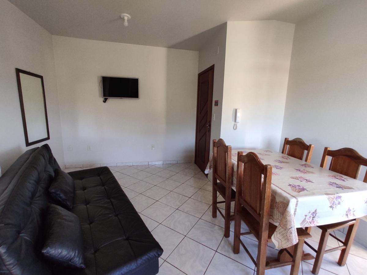 Apartamento Residencial Medeiros Guarda do Embaú Habitación foto
